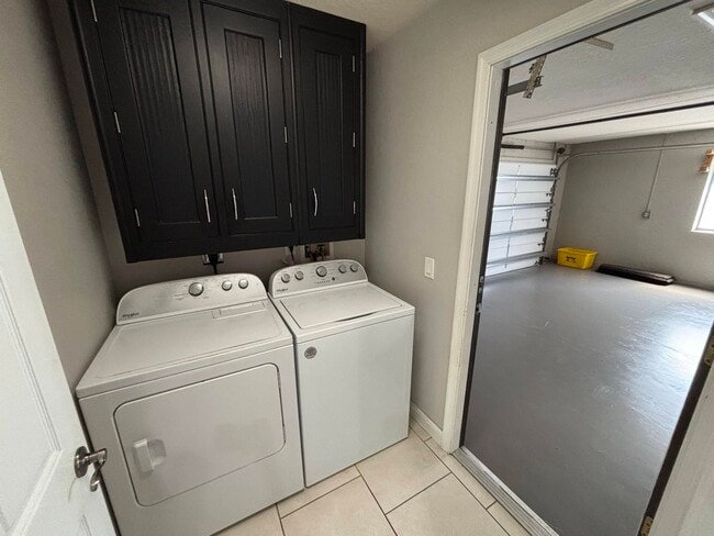 Building Photo - 16105 Temple Blvd