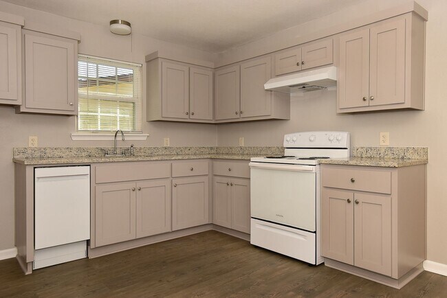 Building Photo - 50003 Del Ra Dr