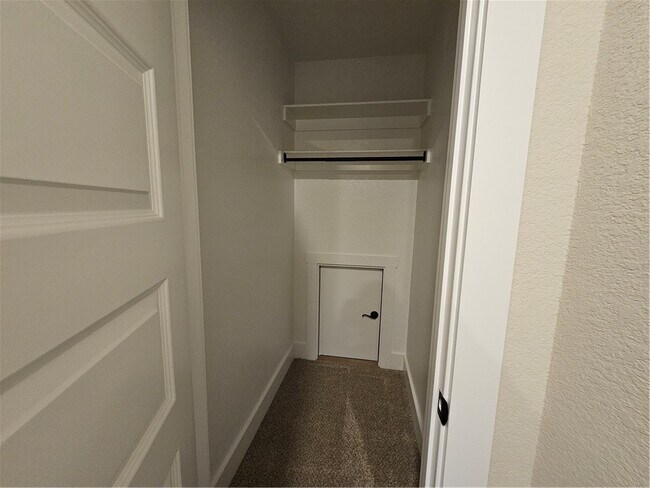 Building Photo - 7102 SW High Meadow Blvd