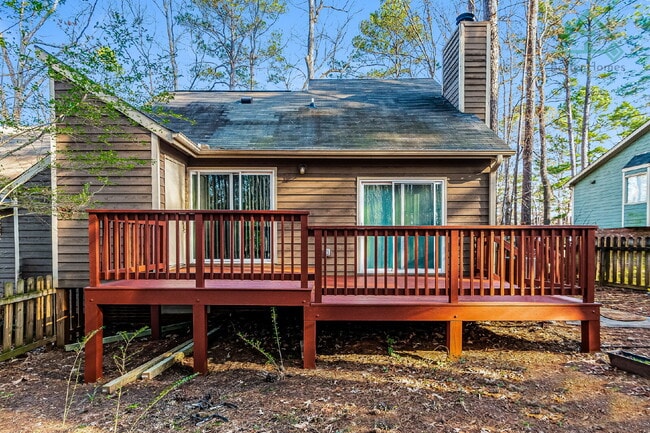 Building Photo - Cozy 2 Bedroom Unit in Raleigh!