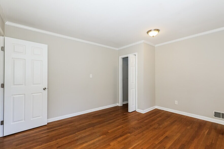 Building Photo - 4775 Ben Hill Rd