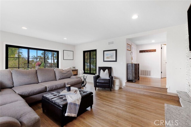 Building Photo - 2116 Palos Verdes Dr W