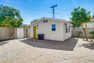 Building Photo - 554 S Lemon St