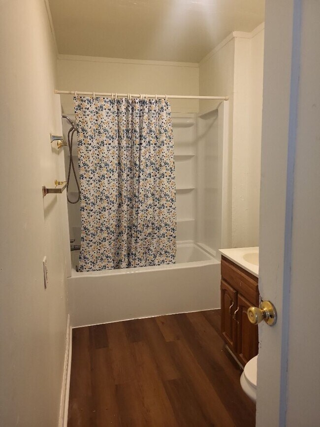 Building Photo - 420 14th St