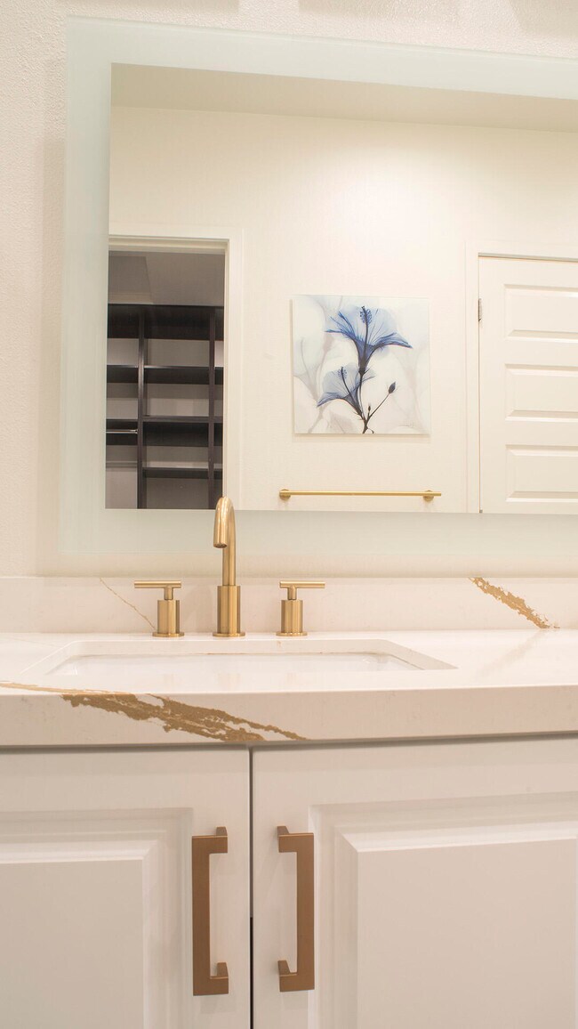 Building Photo - 82830 Logan Creek Dr