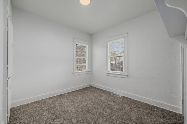 Building Photo - Cute Denver bungalow for rent