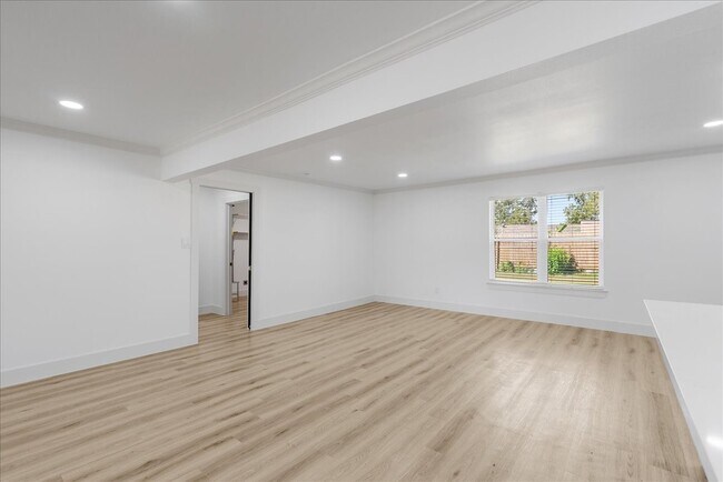 Building Photo - 5219 Cosby St