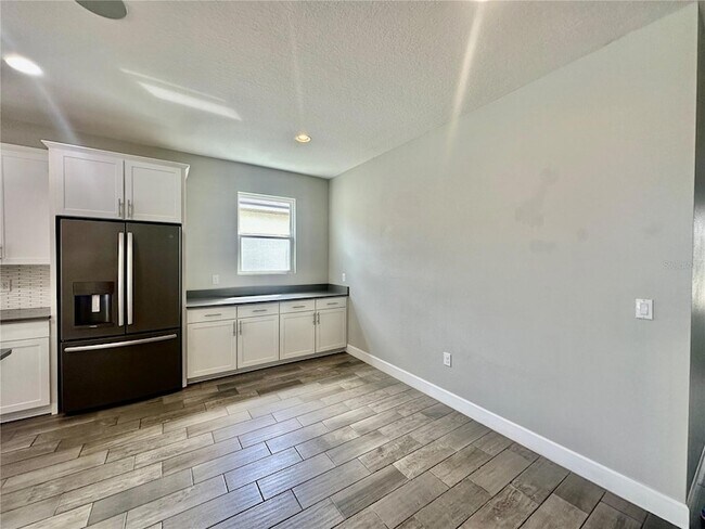 Building Photo - 710 Spring Creek Dr