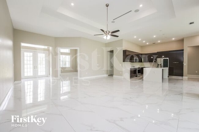 Building Photo - 1117 Pisa St E