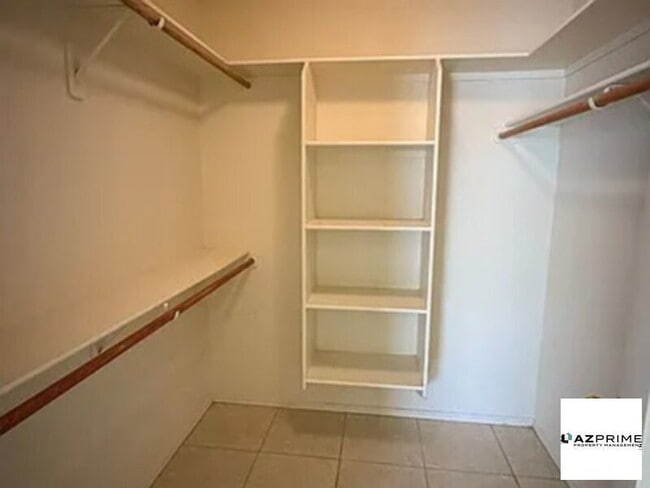 Building Photo - Beauty abounds in this home