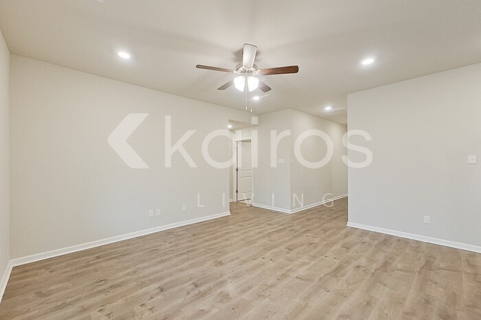 Building Photo - 416 Mango Dr