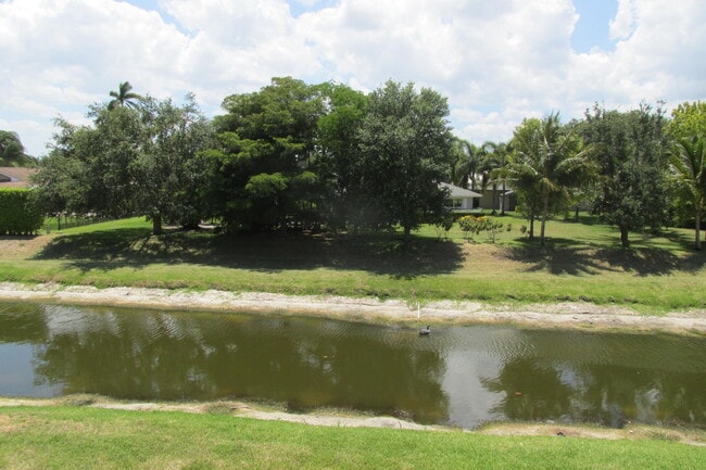 Building Photo - 10789 N Military Trl
