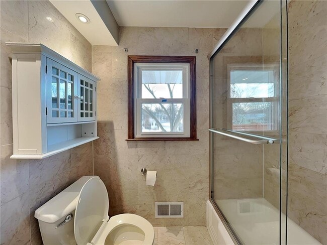 Building Photo - 2921 W 70 1/2 St