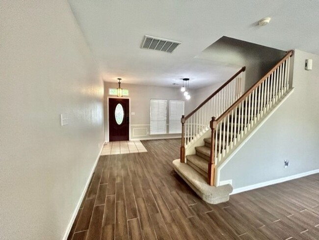Building Photo - $350 OFF FIRST MONTH'S RENT IF YOU MOVE IN...