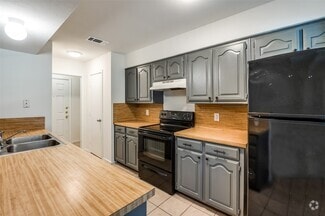 Building Photo - 748 Prairie Creek Dr