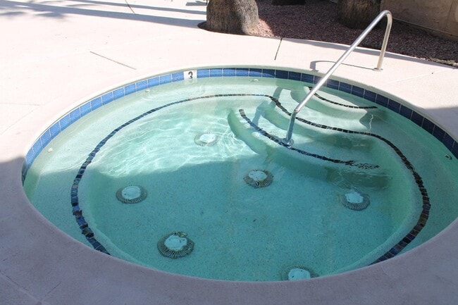 Building Photo - 4950 N Miller Rd