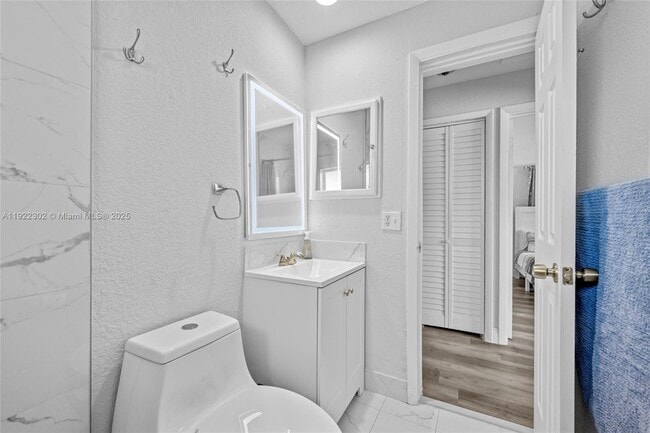 Building Photo - 1208 NE 5th Ave