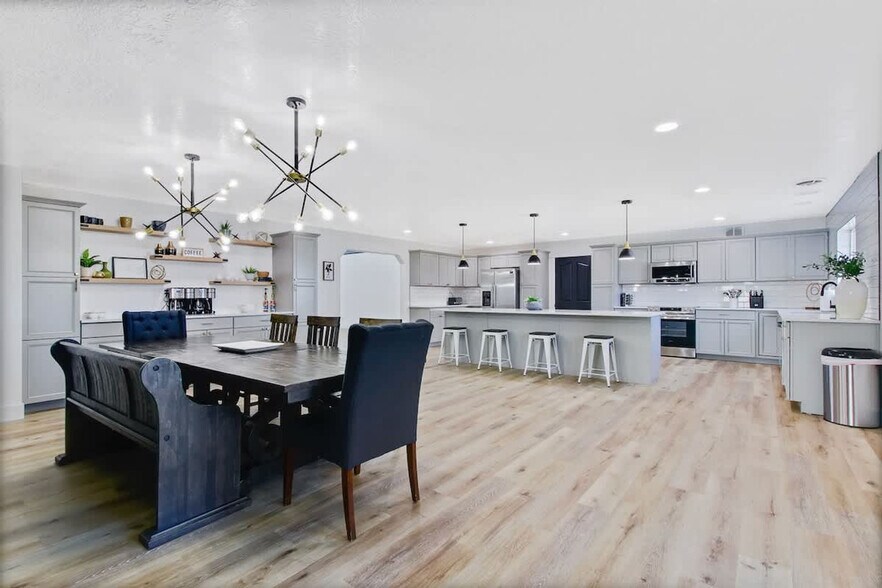 Building Photo - 4611 S Merrivale Pl