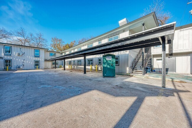 Building Photo - Park Avenue 108