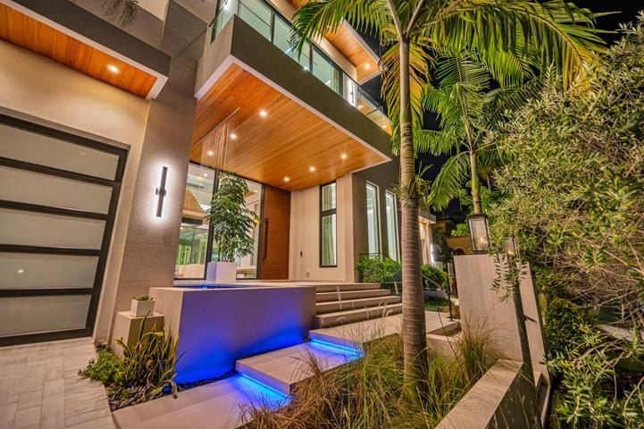 Building Photo - 408 Coral Way