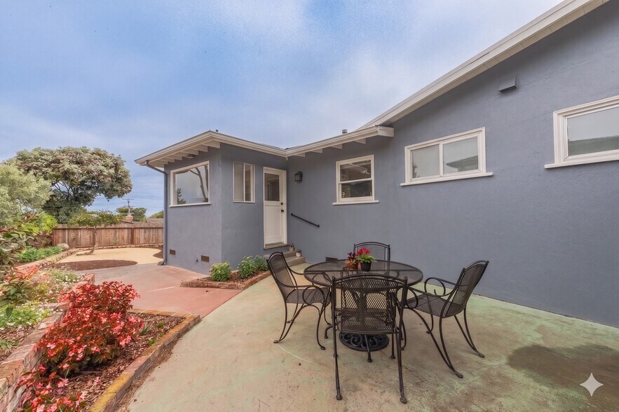Building Photo - 1236 Del Monte Blvd