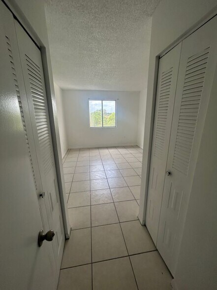 Building Photo - 15231 SW 80th St