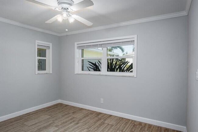 Building Photo - 590 Belle Point Dr