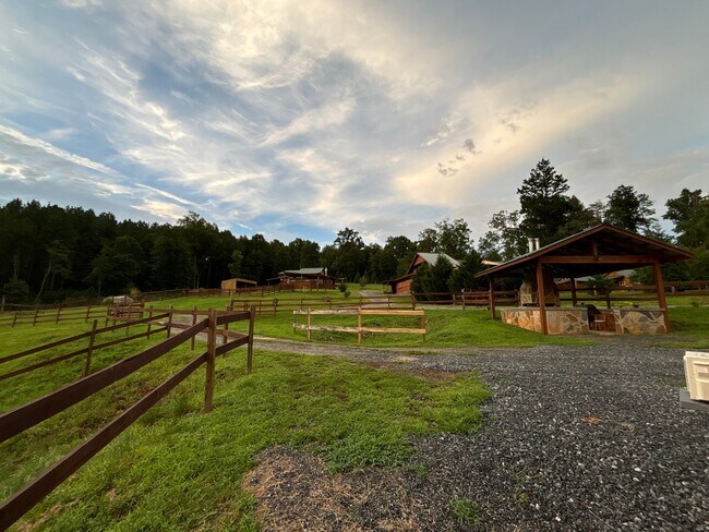 Building Photo - 495 Stallings Rd