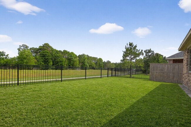 Building Photo - 16817 Pink Wintergreen Dr