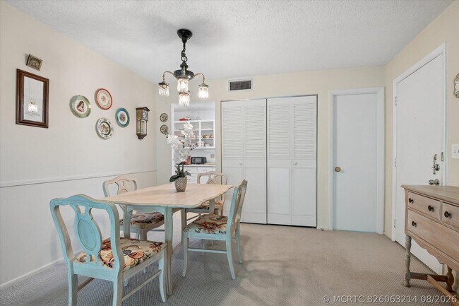 Building Photo - 473 Lake Frances Dr