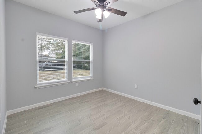 Building Photo - 510 Bluebonnet Dr