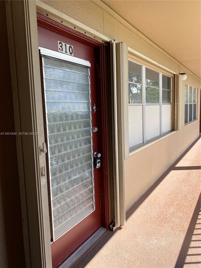 Building Photo - 801 SW 133rd Terrace