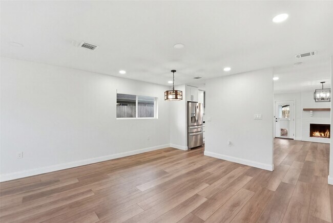 Building Photo - 2606 Parana Dr