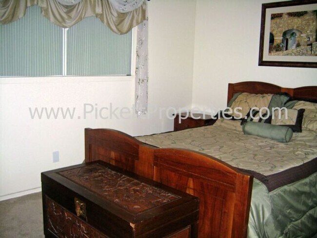 Building Photo - Lake Symington 3 bedroom