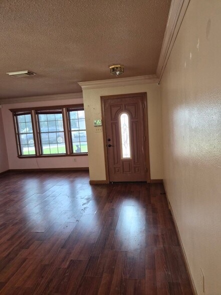 Building Photo - 6007 Secret Shores