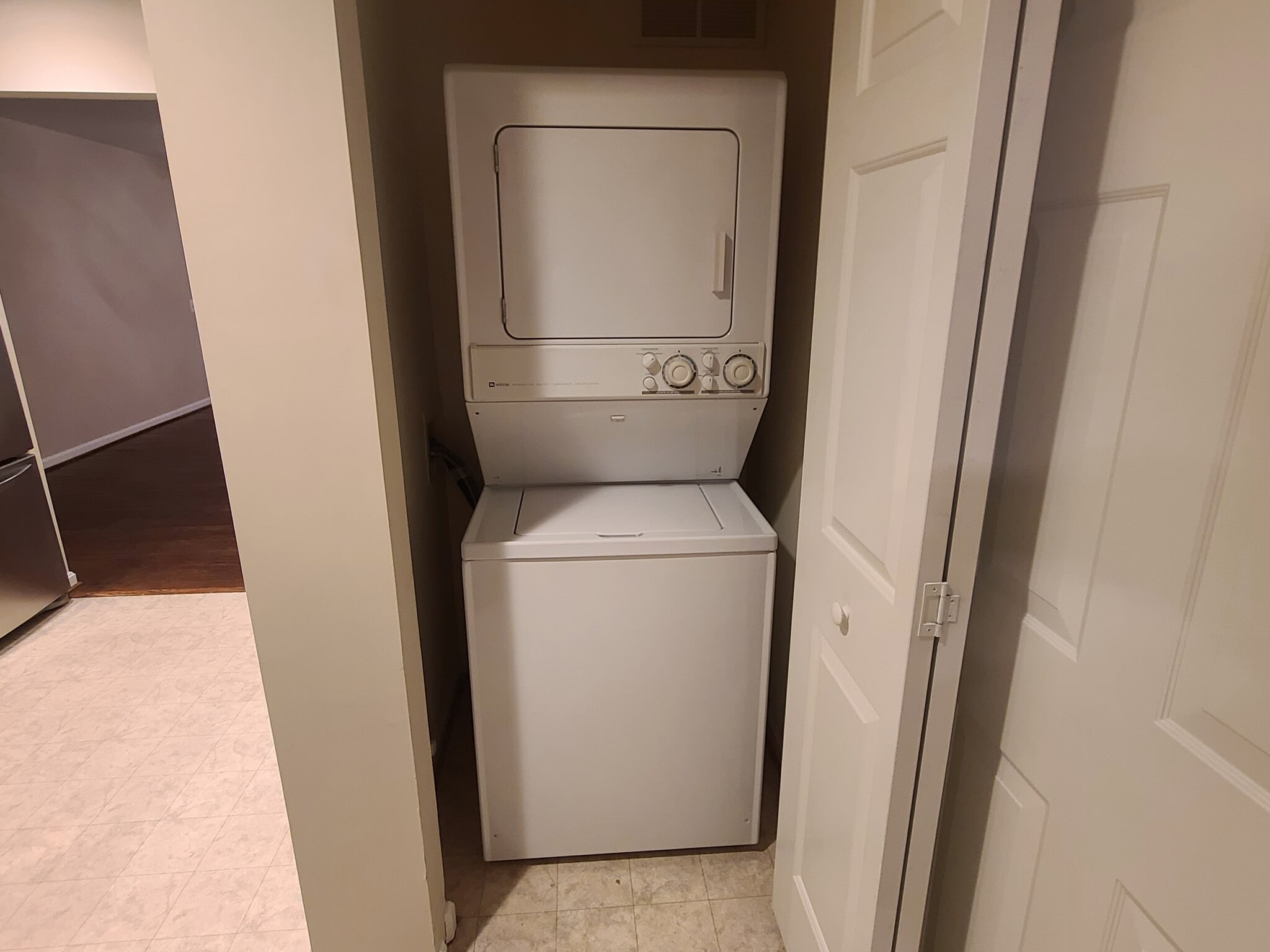 Washer/Dryer - 902 Parade Ln