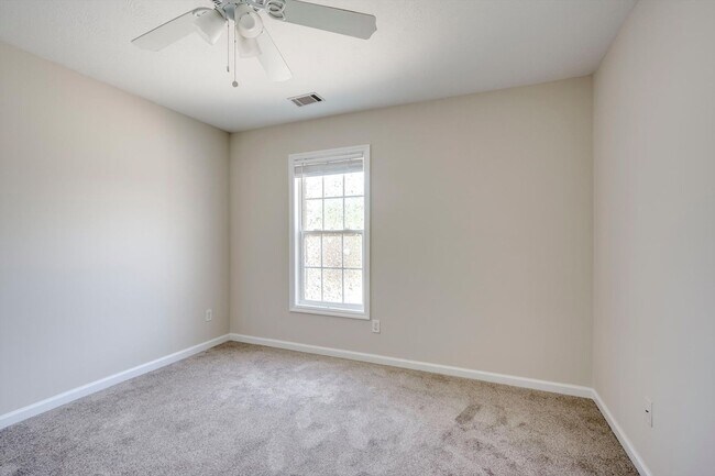 Building Photo - 4557 Country Glen Cir
