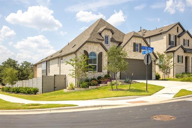 Building Photo - 128 Fox Run