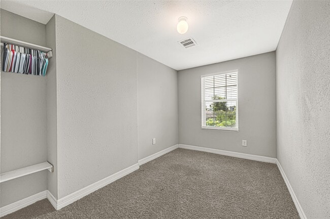 Building Photo - 306 E 38th St
