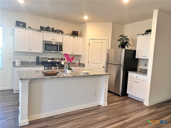 Building Photo - 124 Parrigin Cv