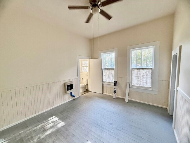 Building Photo - 470 S 3rd St