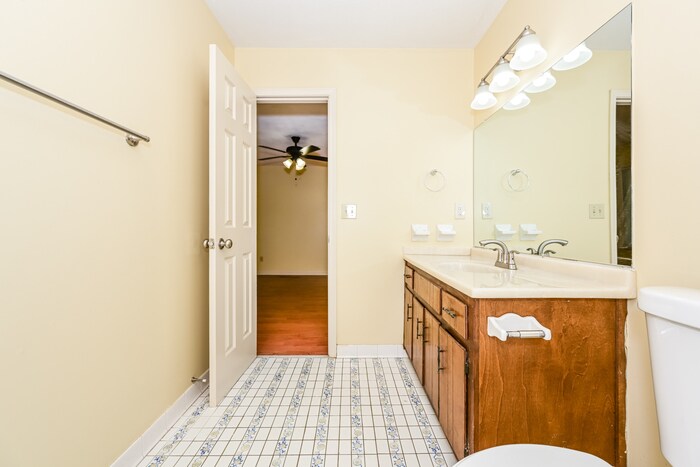 Building Photo - 155 Victoria Dr