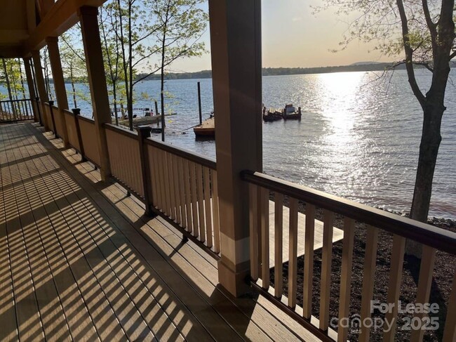 Building Photo - 4897 Kiser Island Rd