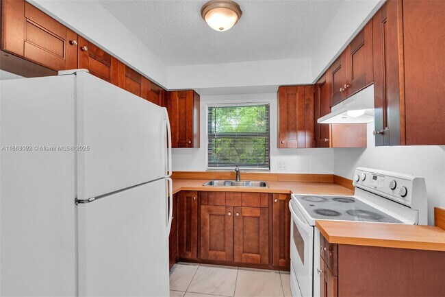 Primary Photo - 1451 NW 19th St