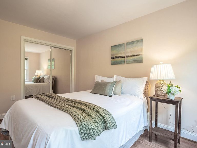 Building Photo - 6726 W Wakefield Dr