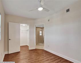 Building Photo - 15738 Royal Oaks Ln