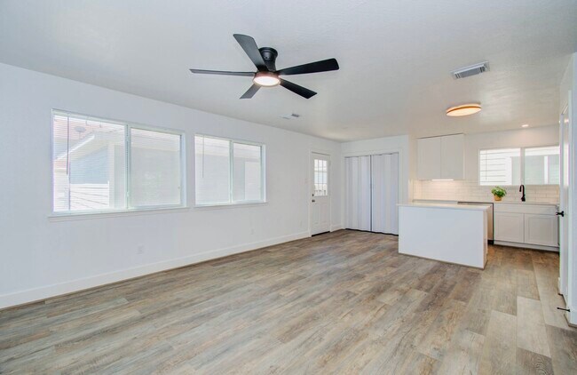 Building Photo - 6117 Settlers Square Ln