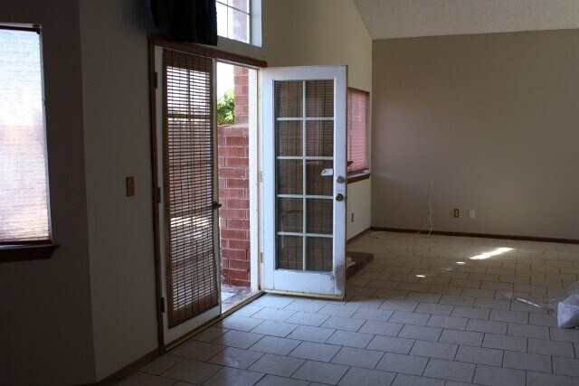 Building Photo - 7224 Periwinkle Dr