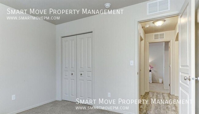 Building Photo - 5444 S Pepperridge Way