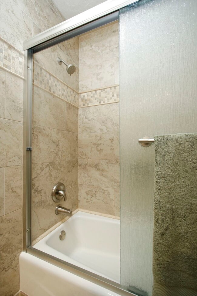 Building Photo - 19518 Gladewater Dr